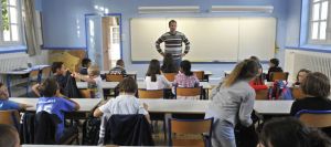 un-enseignant-devant-sa-classe-a-nantes-le-4-septembre-2012_4026491